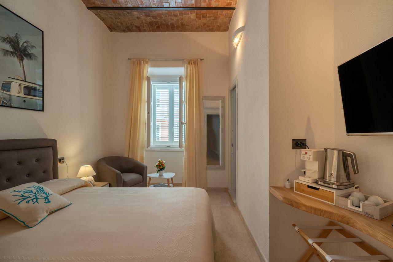 Corso Umberto Rooms 奧爾比亞 外观 照片